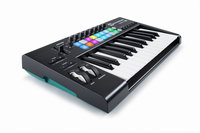 Launchkey 25 MK2 25-Key Keyboard Controller with 16 Velocity-Sensitive Trigger Pads