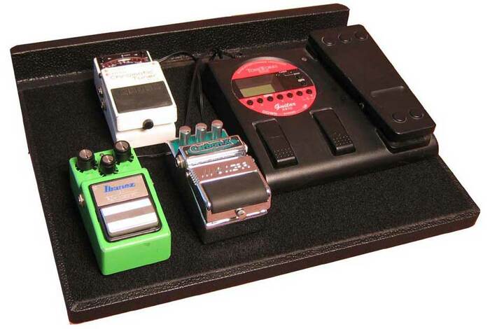 Gator GPT-BL-PWR 16.5"x12" PedalBoard With Gig Bag And Power Supply