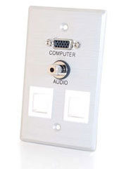 Cables To Go 40544-CTG Single Gang HD15 + 3.5mm + (2) Keystone Wall Plate, Brushed Aluminum