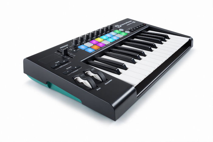 Novation Launchkey 25 MK2 25-Key Keyboard Controller with 16 Velocity-Sensitive Trigger Pads LAUNCHKEY-25-MK2