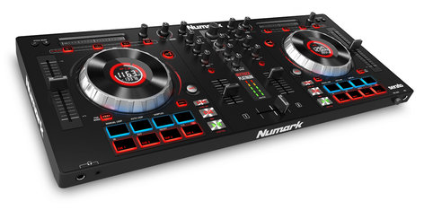 Numark Mixtrack Platinum Four Channel DJ Controller With Jog Wheel Display MIXTRACK-PRO-PLAT