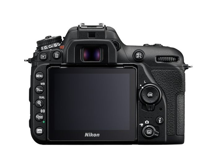 Nikon D7500 18-300mm Kit 20.9MP DSLR Camera With AF-S DX NIKKOR 18-300mm F/3.5-6.3G ED VR Lens