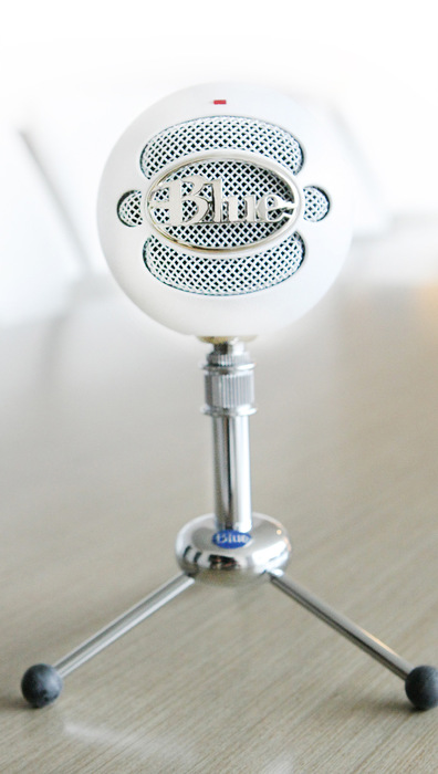 Blue Snowball USB Microphone With Desk Stand And USB Cable