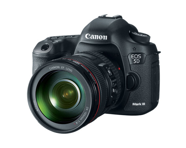 22.3 MP Digital SLR Camera with 24-105mm Lens and Accessories