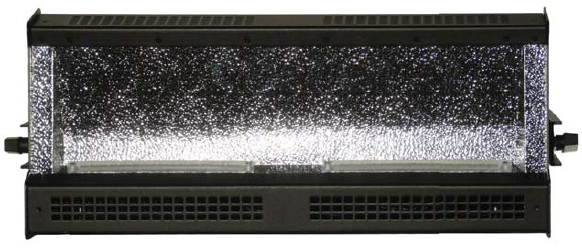 200W Spectra RGBA LED Cyclorama/Wall Wash Luminaire in Black