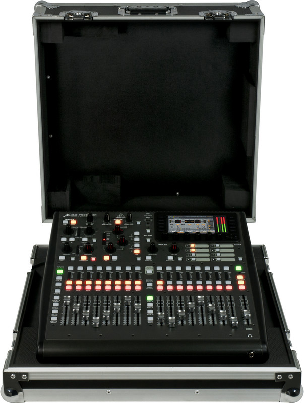 40-Input 25-Bus Digital Mixer with Touring Hard Case