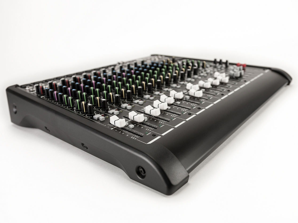 16 Channel Mixing Console with Effects