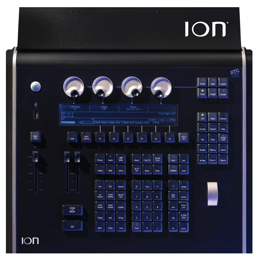 Compact 1024 Outputs Lighting Console