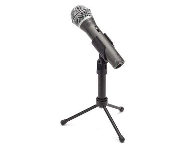 USB / XLR Handheld Dynamic Microphone with HP20 Headphones, Software, and Accessories