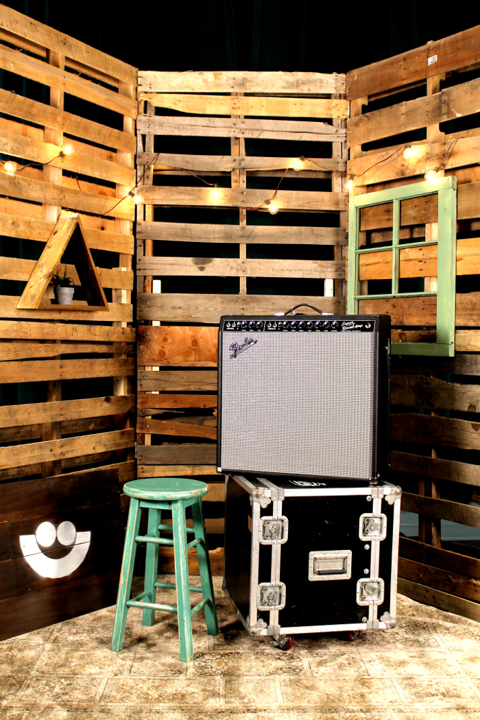 Vintage '65 Super Reverb Reissue Tube Guitar Amplifier, 4 x 10" Jensen Speakers, 45W into 2 ohms