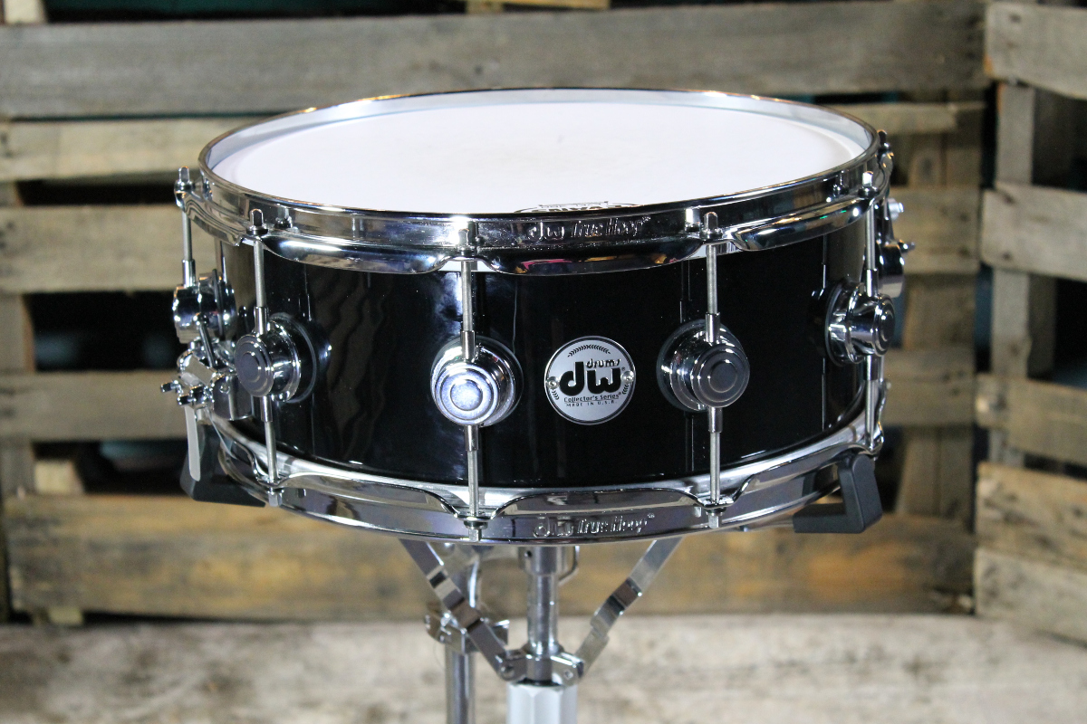 5.5"x14" Collectors Series Snare Drum, Black Finish Ply over Oak