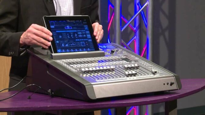 Roland M-200i V-Mixer 32-Channel Digital iPad Mixing Console