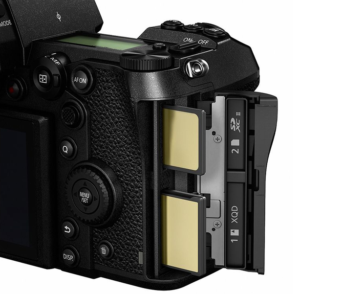 Panasonic DC-S1MK 24.2MP Mirrorless Digital Camera With 24-105mm Lens