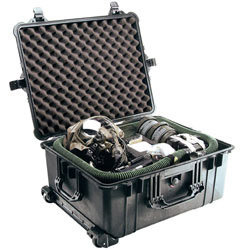 Pelican Cases 1610 Protector Case 21.8"x16.7"x10.6" Protector Case With Wheels, Black