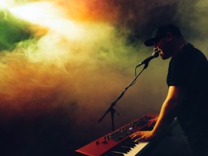 How to Choose a Keyboard Synthesizer