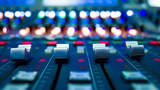 Choosing Between Analog and Digital Mixers